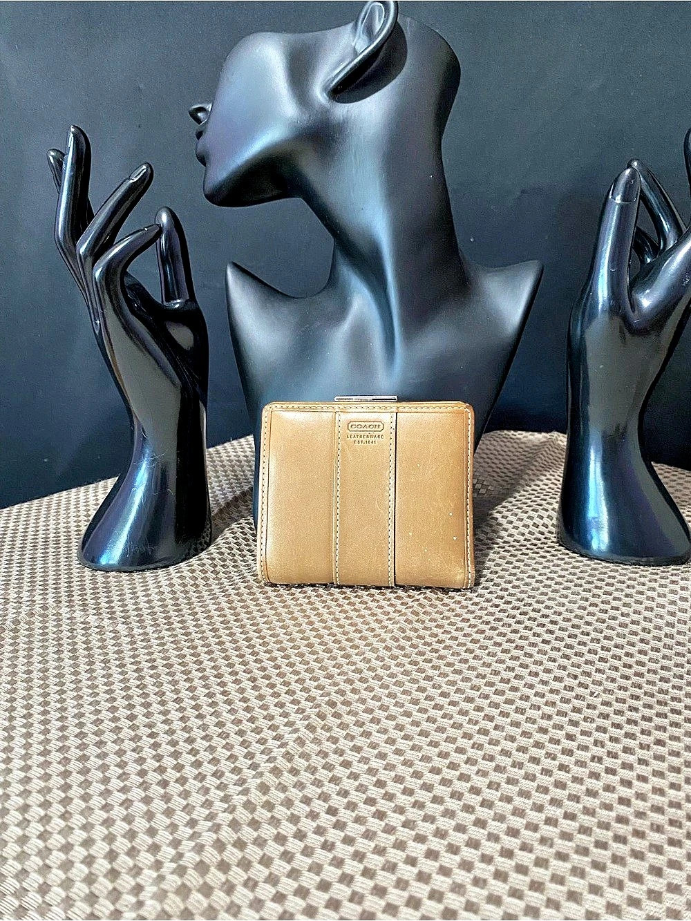 Vintage Coach French Purse Trifold Wallet, British Tan Leather, Kisslock Coin Po